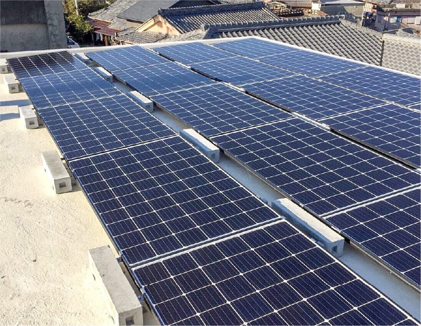 住宅の太陽光発電システム 屋上の施工事例